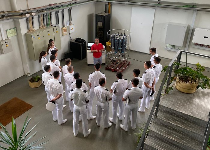 Instituto Hidrográfico recebe visita dos Cadetes da Escola Naval