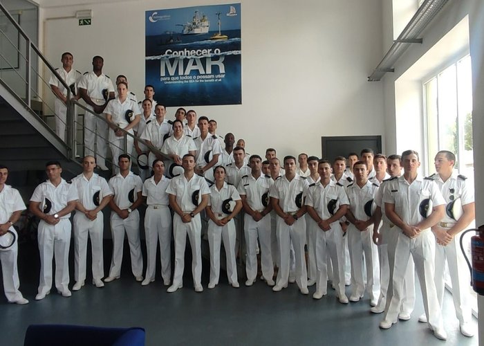 Instituto Hidrográfico recebe visita dos Cadetes da Escola Naval