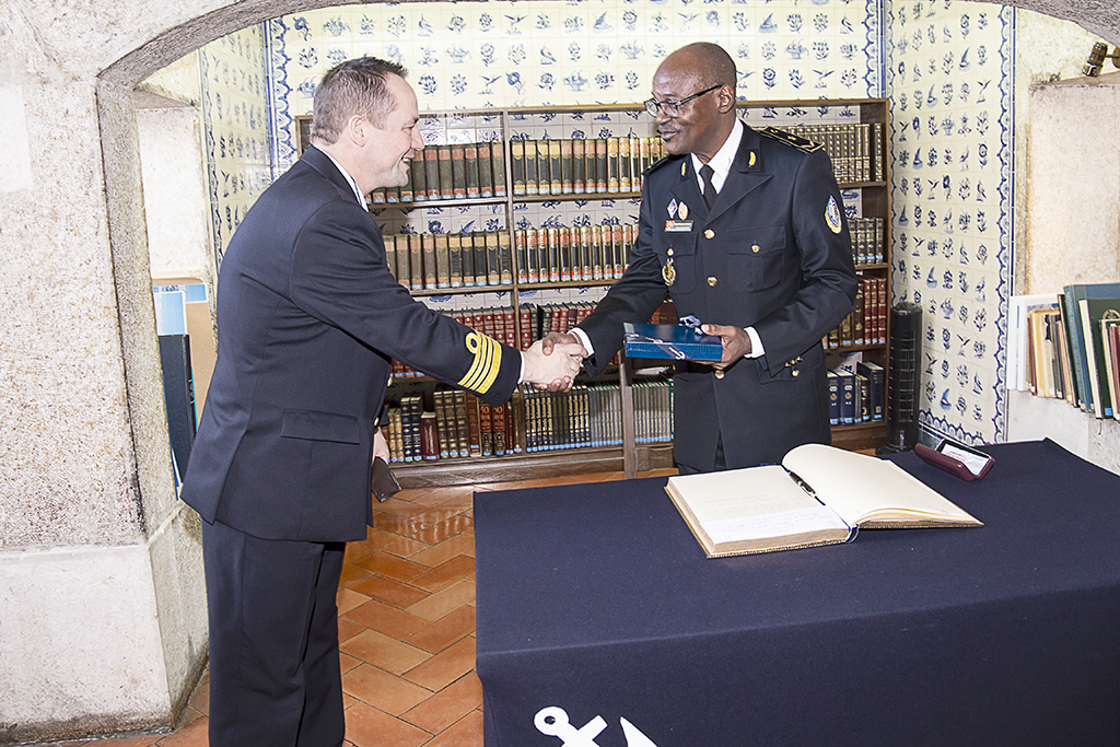 Instituto Hidrográfico recebe a visita da Delegação da Marinha de Guerra de Angola 