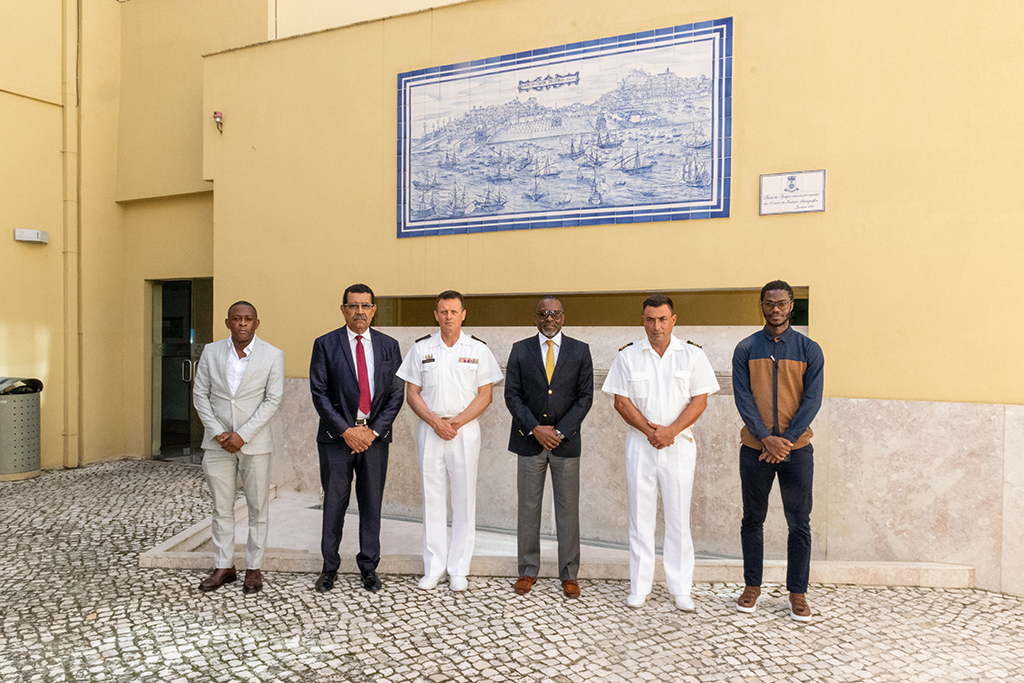 National Maritime Agency of Angola Visits the Hydrographic Institute